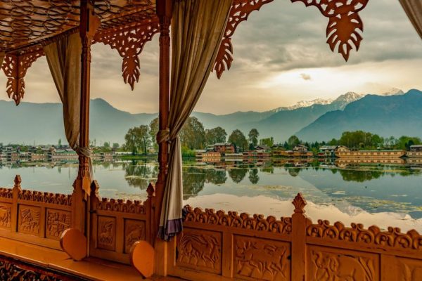 Kashmir Lake Tour